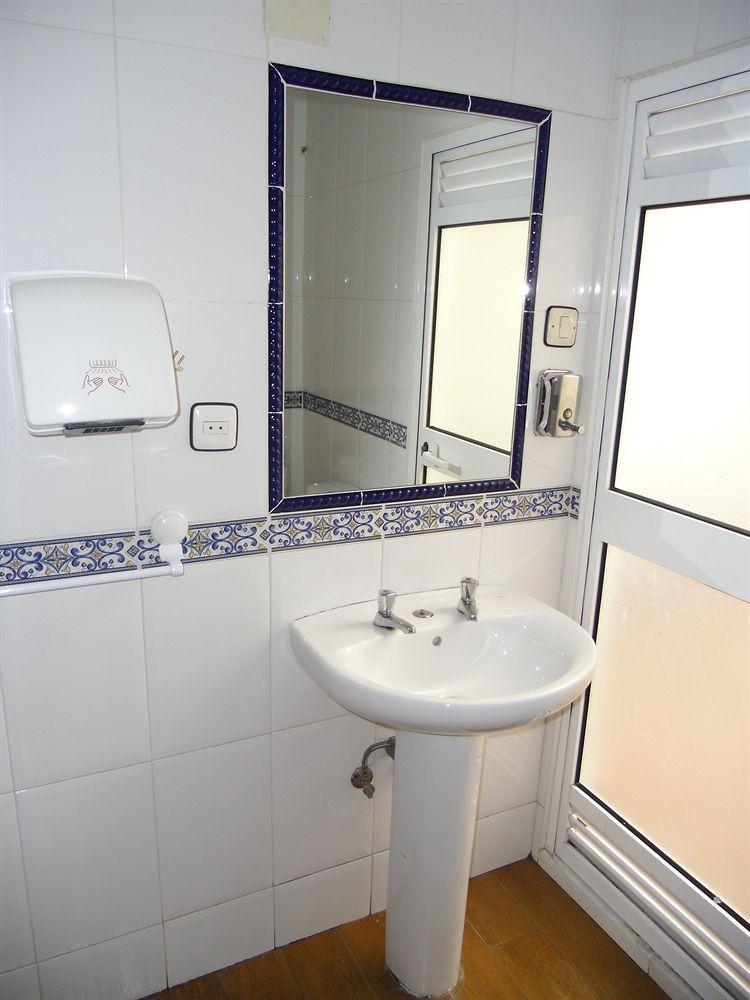Hostal Paris La Linea de la Concepcion Luaran gambar